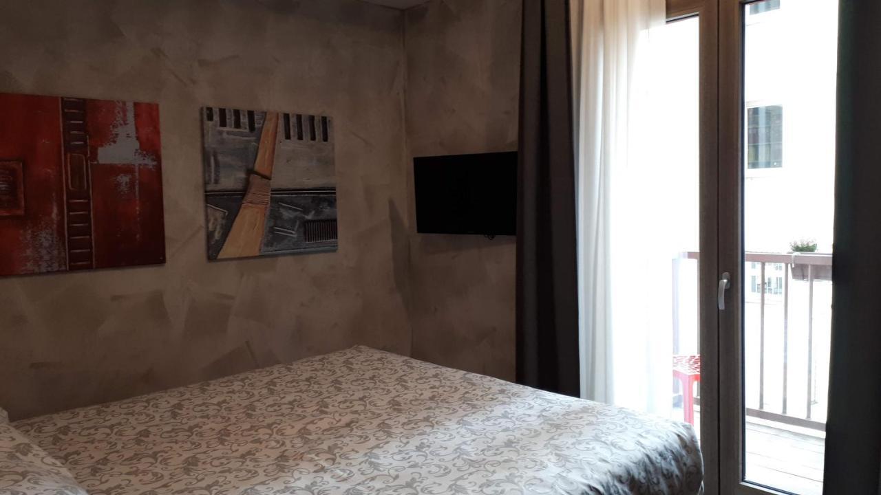 Hotel Bed & Rooms , Corte Rossa -1 Min Walk To Bernina Express Tirano Eksteriør bilde