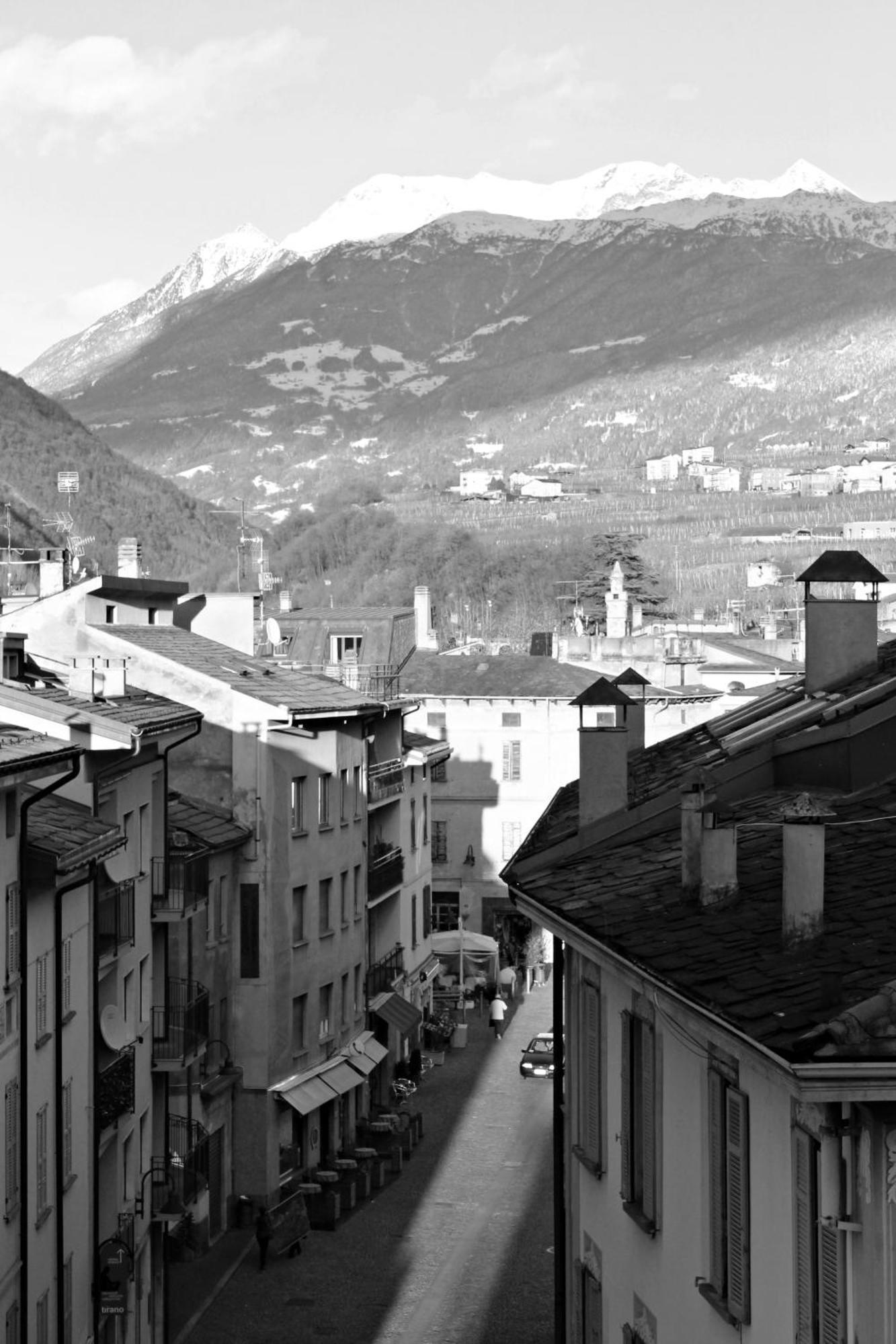 Hotel Bed & Rooms , Corte Rossa -1 Min Walk To Bernina Express Tirano Eksteriør bilde