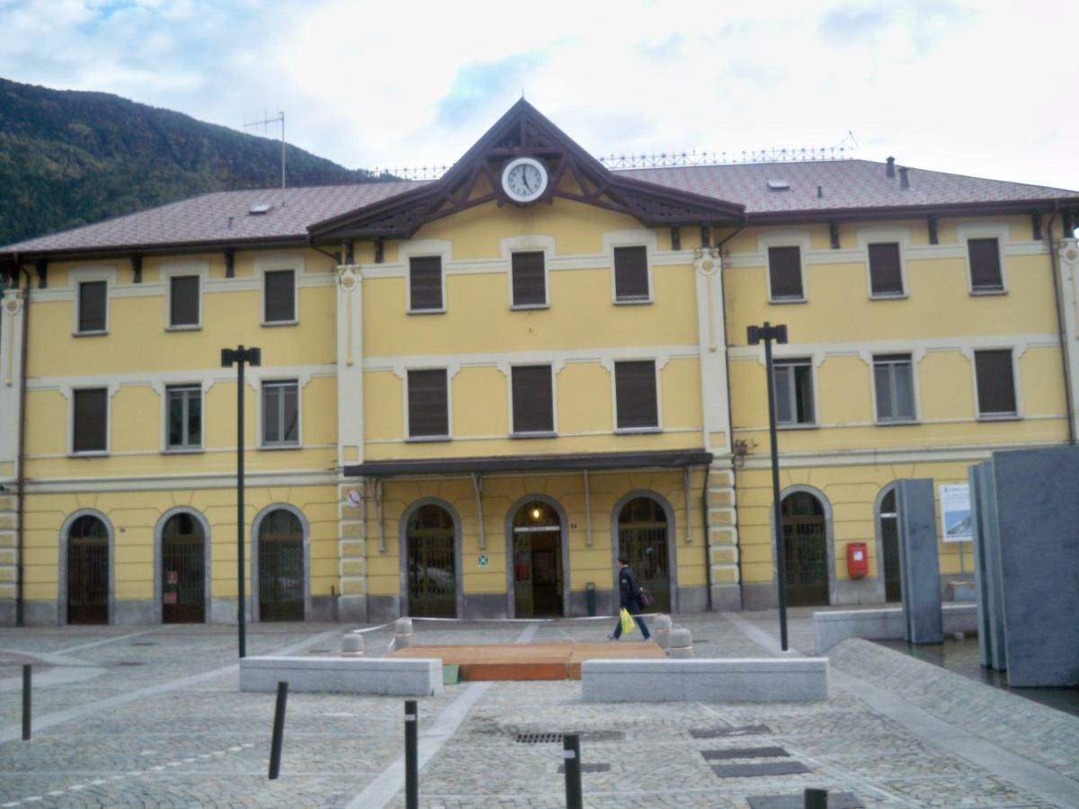 Hotel Bed & Rooms , Corte Rossa -1 Min Walk To Bernina Express Tirano Eksteriør bilde